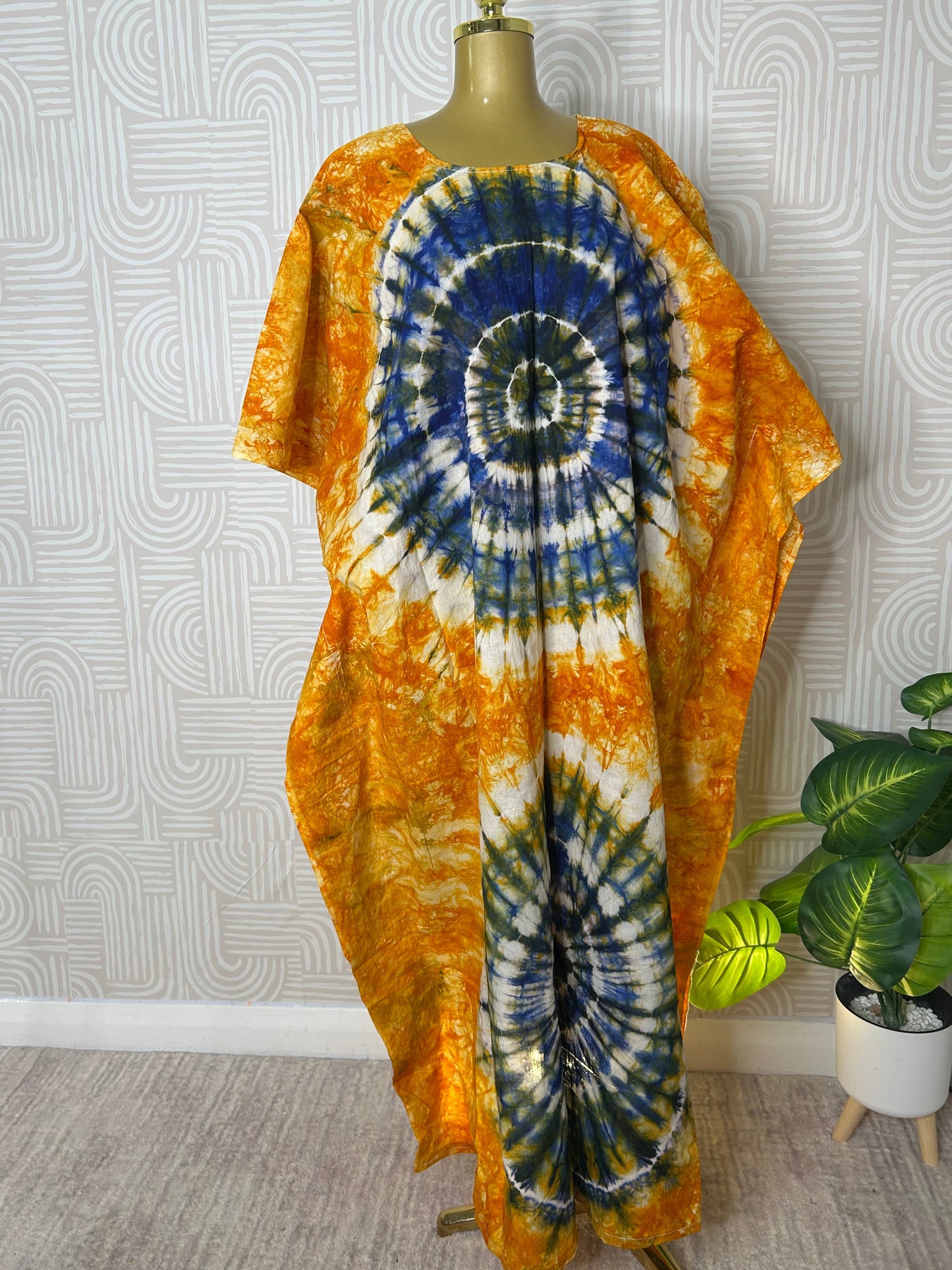 BOUBOU MAKEBA 
(boubou Dior)