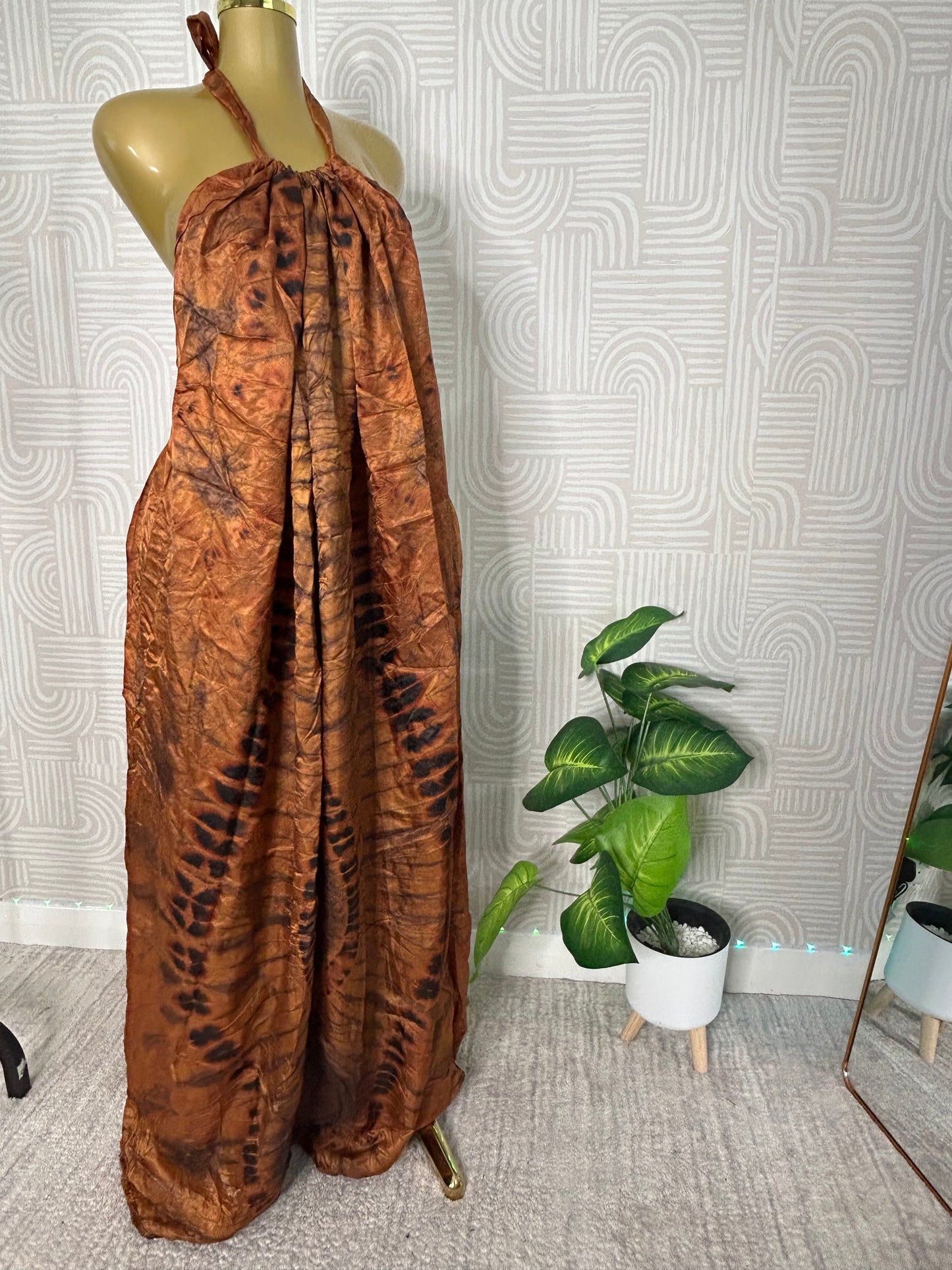 ADIRE BACKLESS