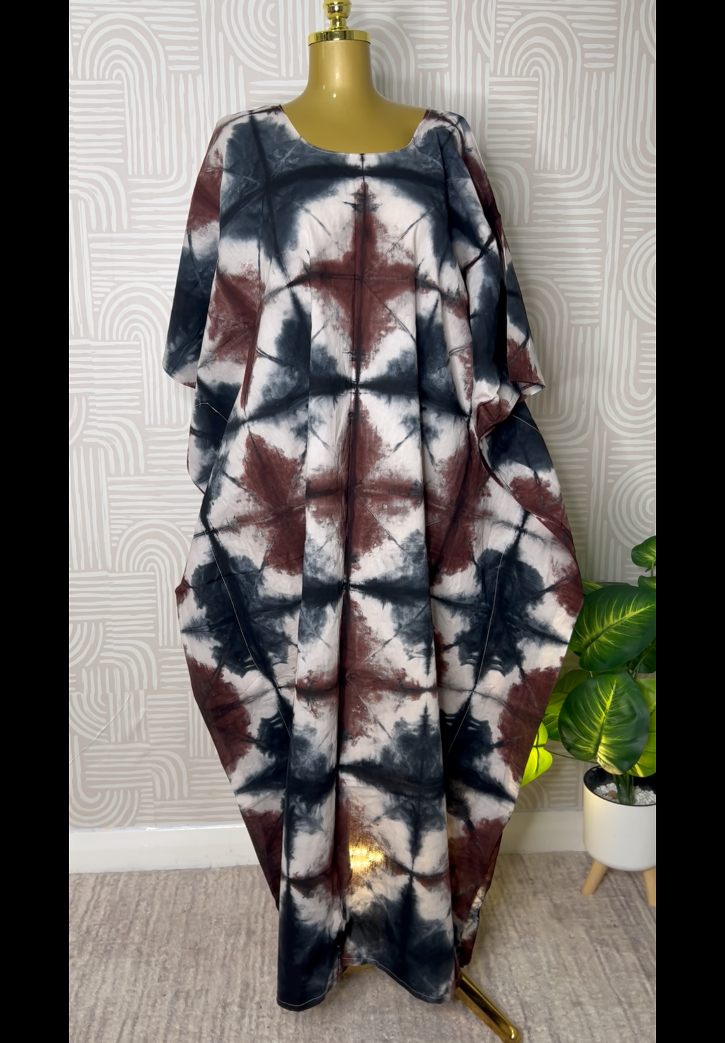 BOUBOU MAKEBA 
(boubou Dior)